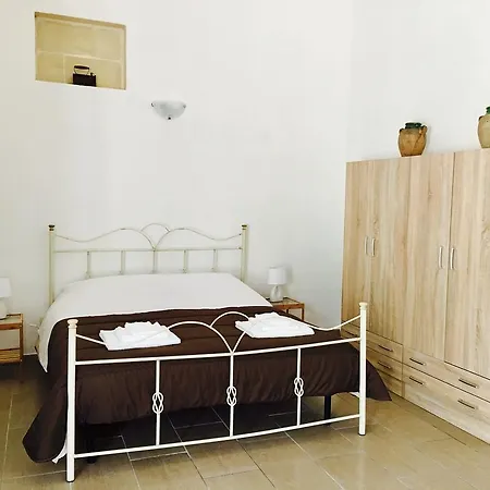 Casa di campagna Tenuta Li Santi *